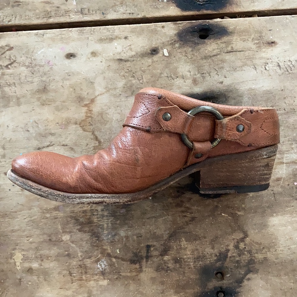 Frye Carson Clog in Cognac size 6.5